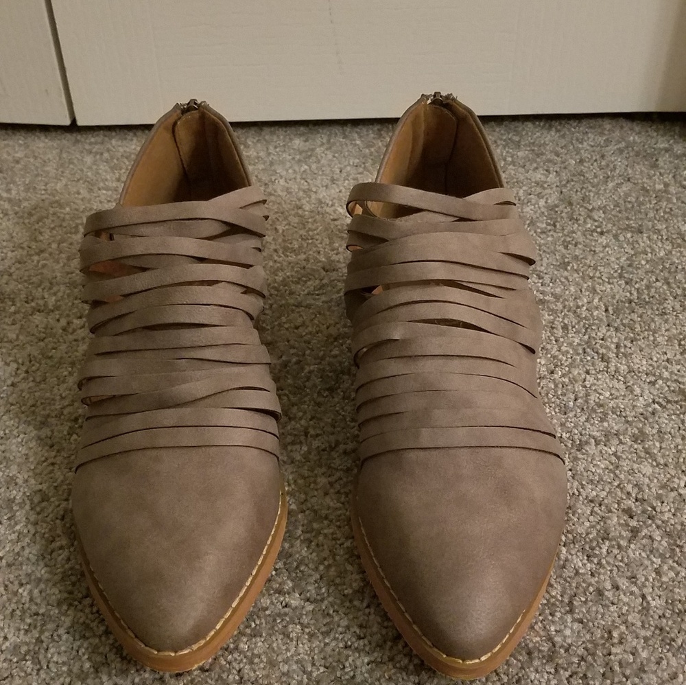 Women's ankle booties